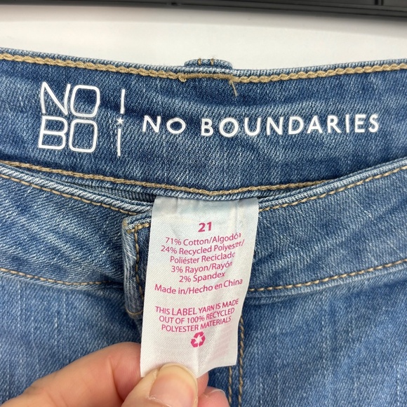 No Boundaries Juniors Plus Size 21 High Rise Skinny Jeans Jeggings Light Blue - Picture 3 of 8